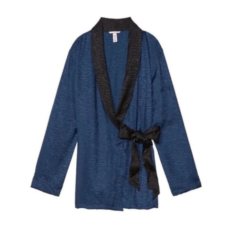 Victoria's Secret Short Robe - Picture 3 of 4